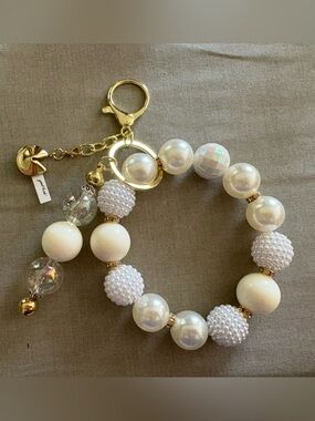 Pearl Beaded Keychain Bracelet - Gold Hardware